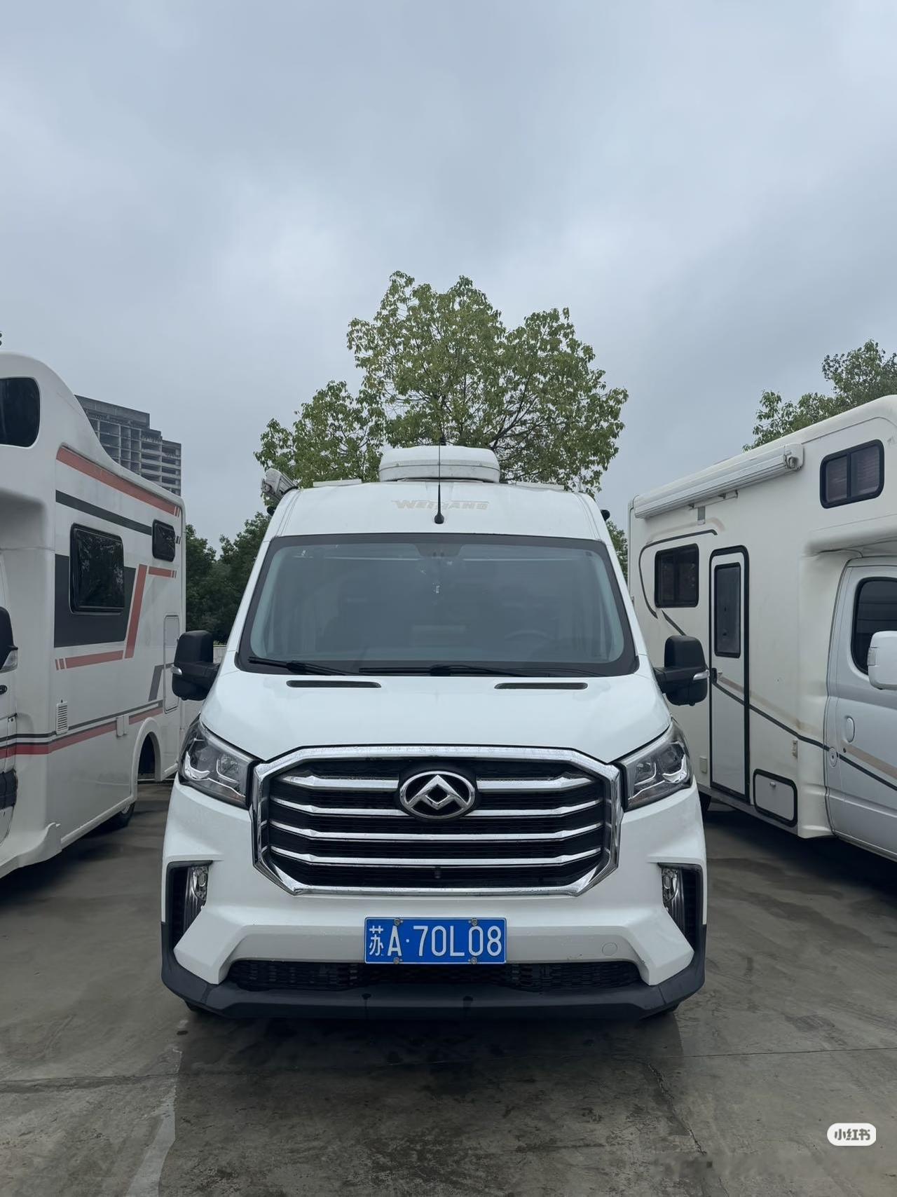 打算退休后自驾出游的夫妻，可千万别选SUV，不然铁定亏不少钱。昨晚我在乳山银滩海边散步，顺路经过房车