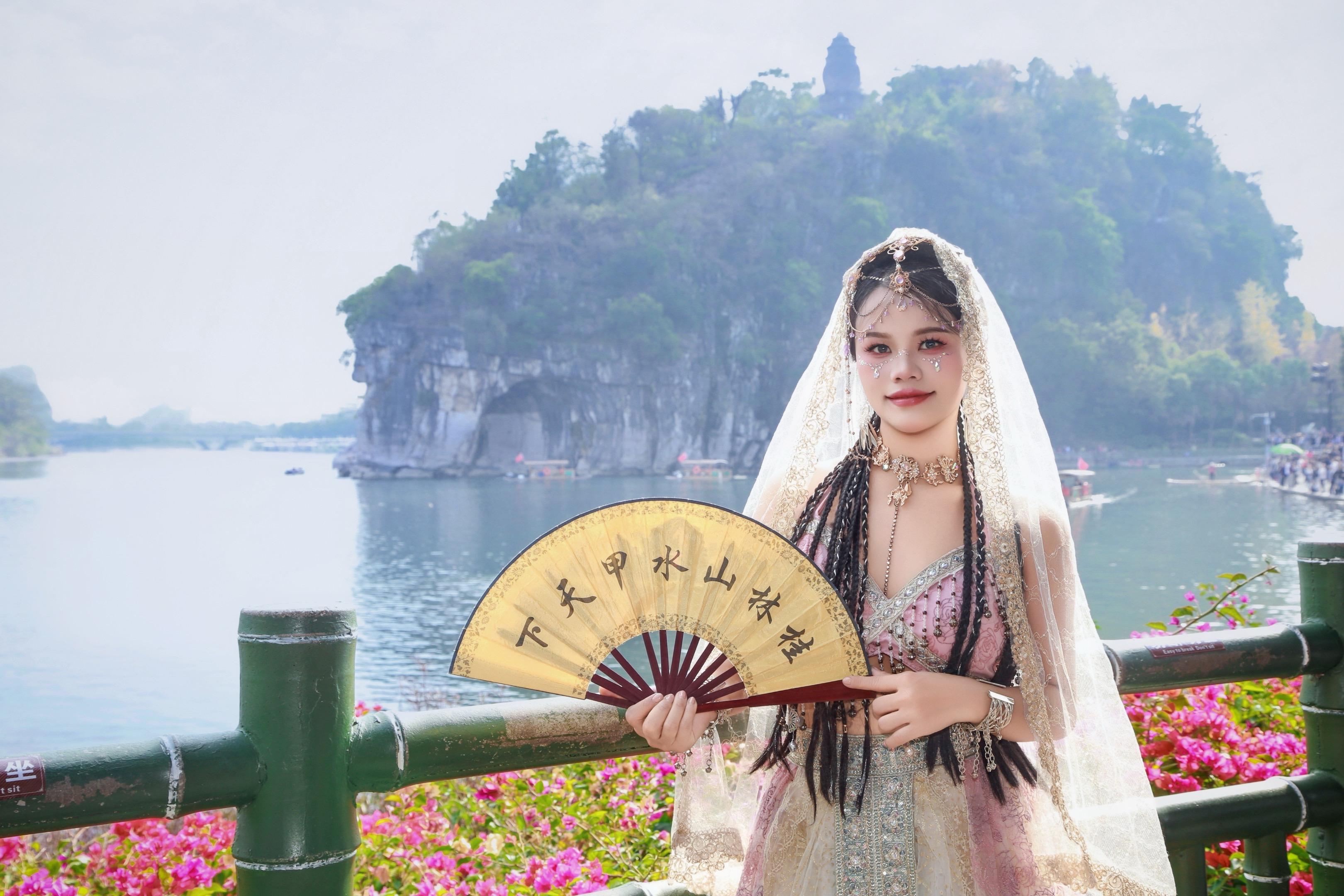 必须打个卡  桂林象鼻山