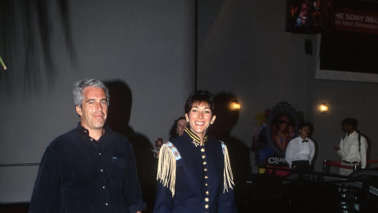 震惊！爱泼斯坦邮件大解封，权贵关系网被扯开了，普通人做梦也想不到的情节——爱泼斯