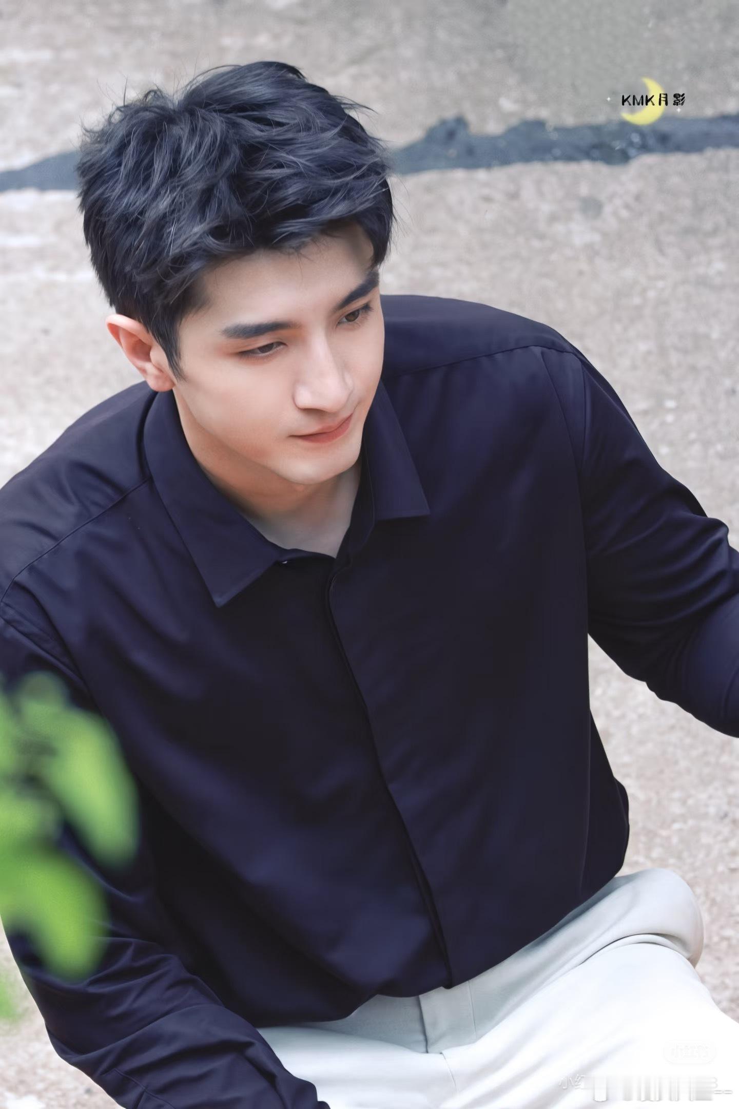 金瀚海贼王登场通通躲开好久不见金瀚，图嘉盛一登场就是王炸，航海沉淀后的沉稳，让