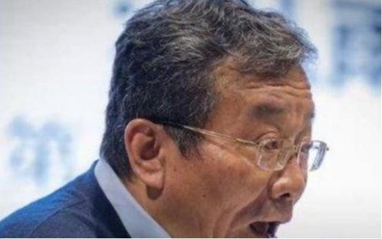 复旦大学教授王德峰，再次抛出惊人“言论”！他表示，今日之中国纵欲汹汹，各种欲望，