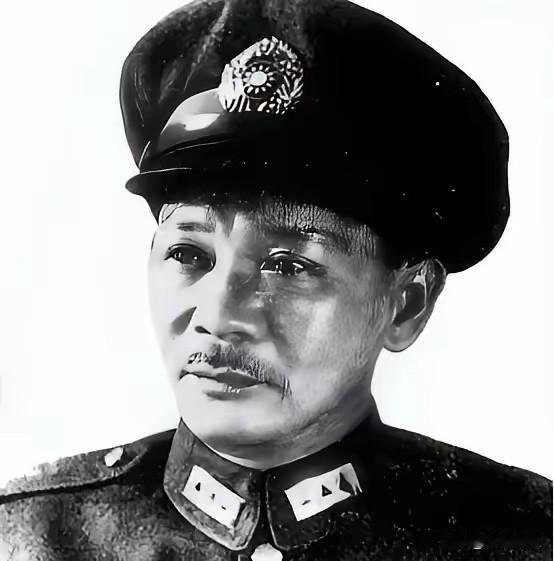 皖南事变后，全国12个战区司令都签了反共通电，就他一个人拒绝了，蒋介石气得拍桌子