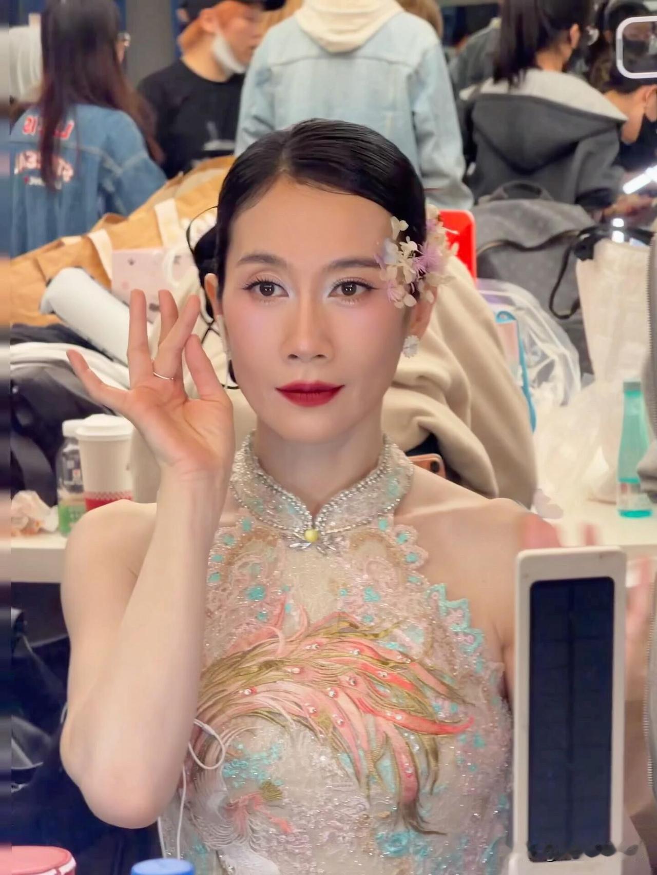 48岁的温峥嵘连续五次被拒绝，委屈落泪，觉得没面子，自我否定这些都没有，她只是