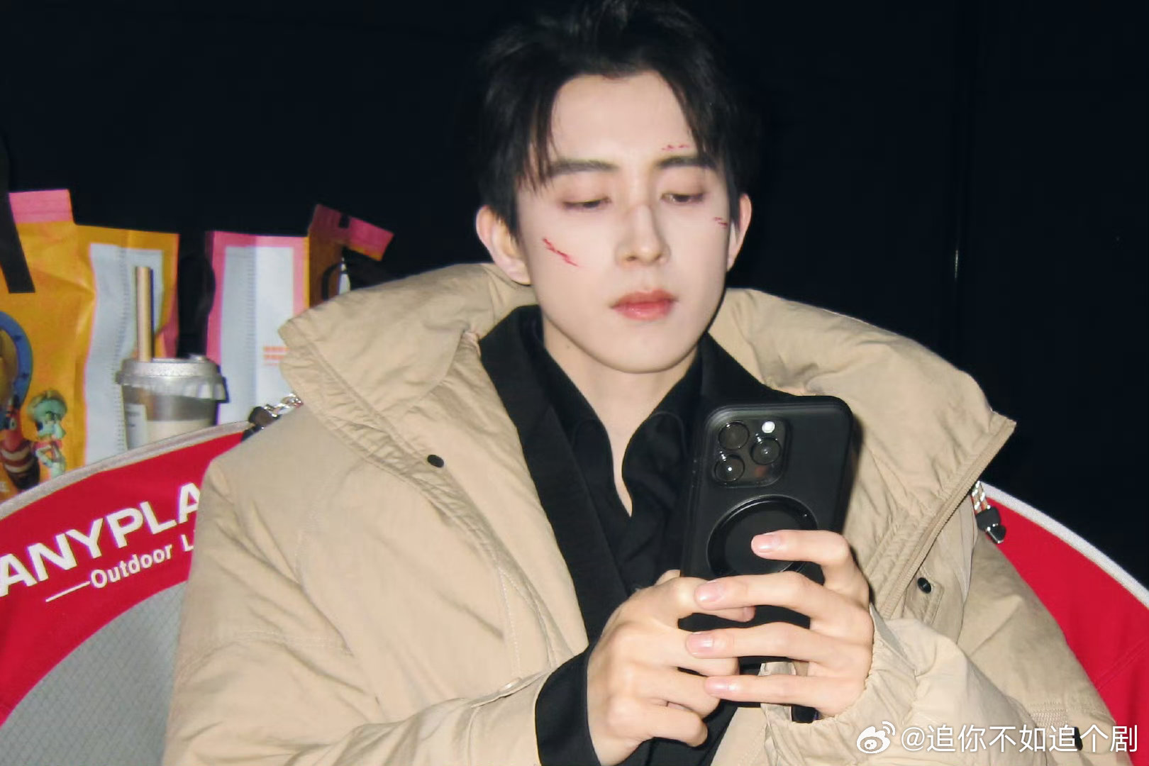 敖瑞鹏不二之臣婚礼路透敖瑞鹏白西装婚礼造型敖瑞鹏白西装矜贵感哇塞！敖瑞鹏不二