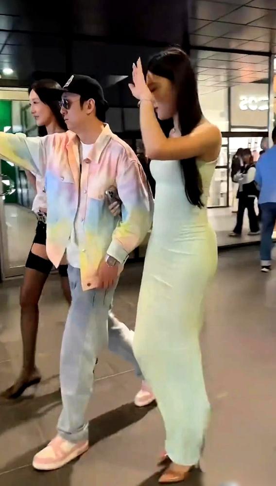 还在骂王思聪换女友？我告诉你，你连他的游戏规则都没看懂。那根本不是恋爱，那是一场