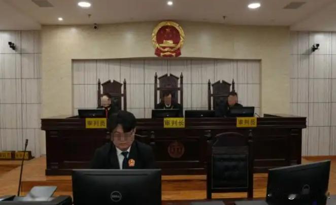 “太离谱了！”安徽一男子婚内出轨，感冒发烧期间仍与情人在出租屋保持亲密。完事后男