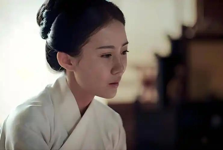 1379年，刚刚大败北元军队的朱元璋，正端详着跪在大殿的年轻的蒙古女子观音奴突然