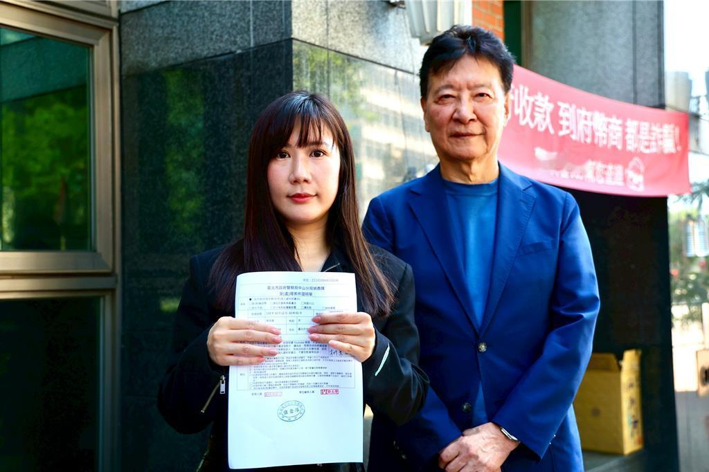 赵少康递刀赖清德笑纳 不演了，“郝康队”在国民党主席选举最后一周，将“君子