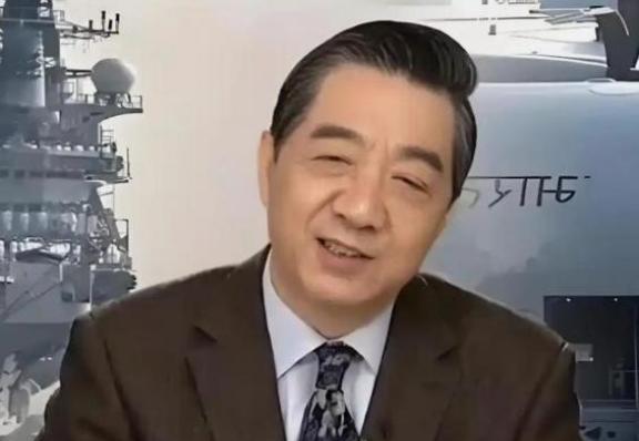 谢谢你张召忠！你真是伟大的预言家！2015年你就说过：“美国啥也不干，让东方大国