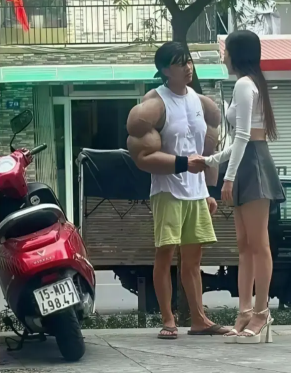 奔现第一天，我该跑吗？？