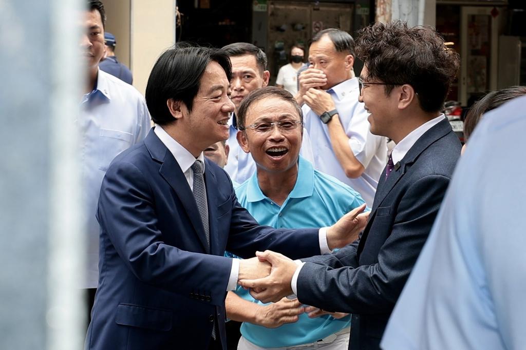 赖清德宣布普发现金是帮大陆执行穷台政策？沈伯洋这样辩解赖清德今日宣布，在岁入岁