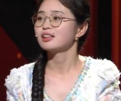 “我要回家…”河南女孩10岁父亲离世，盲人二叔靠种地供养考上大学，没想到，