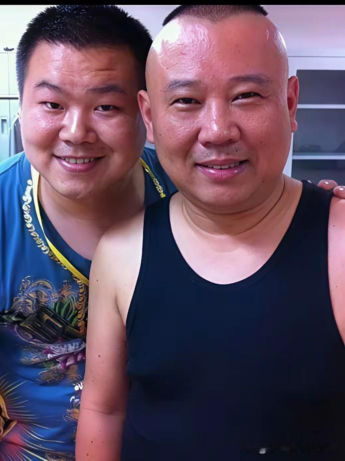郭德纲风波喧嚣之下德云社全员沉默，最爱弟子岳云鹏照常办演唱会，是冷漠还是现实？