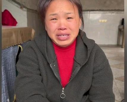 泪目！弟弟听说姐姐跟姐夫吵架了，驱车2000多公里专程看望远嫁的姐姐。离别时先给