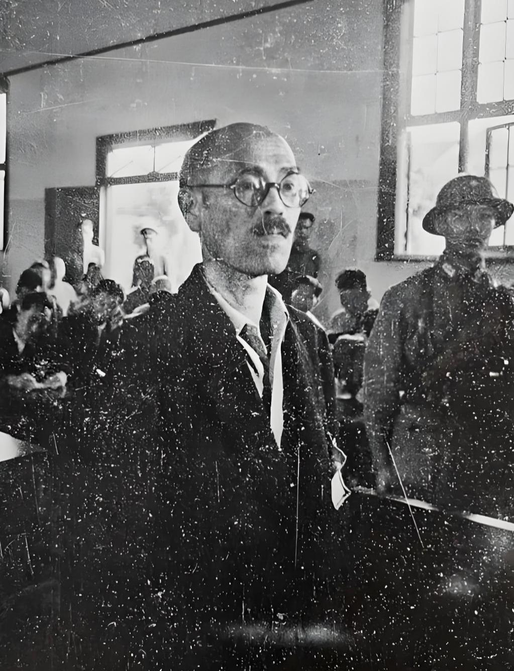1946年5月30日，南京军事法庭审判日本战犯酒井隆时拍下的一张照片。1928年