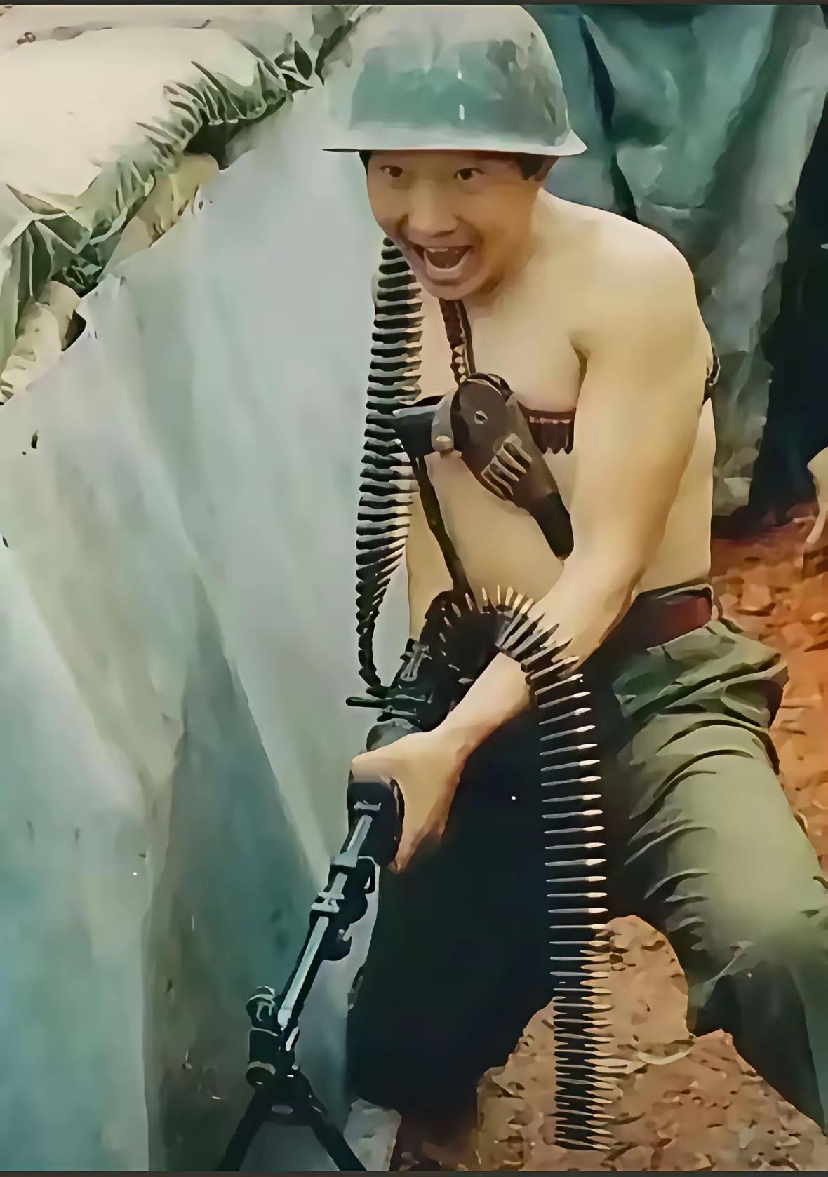 冲冠一怒为战友，利剑出鞘斩妖魔的铁血英雄张文洪！这位杀红眼眼里透着杀气的英雄，