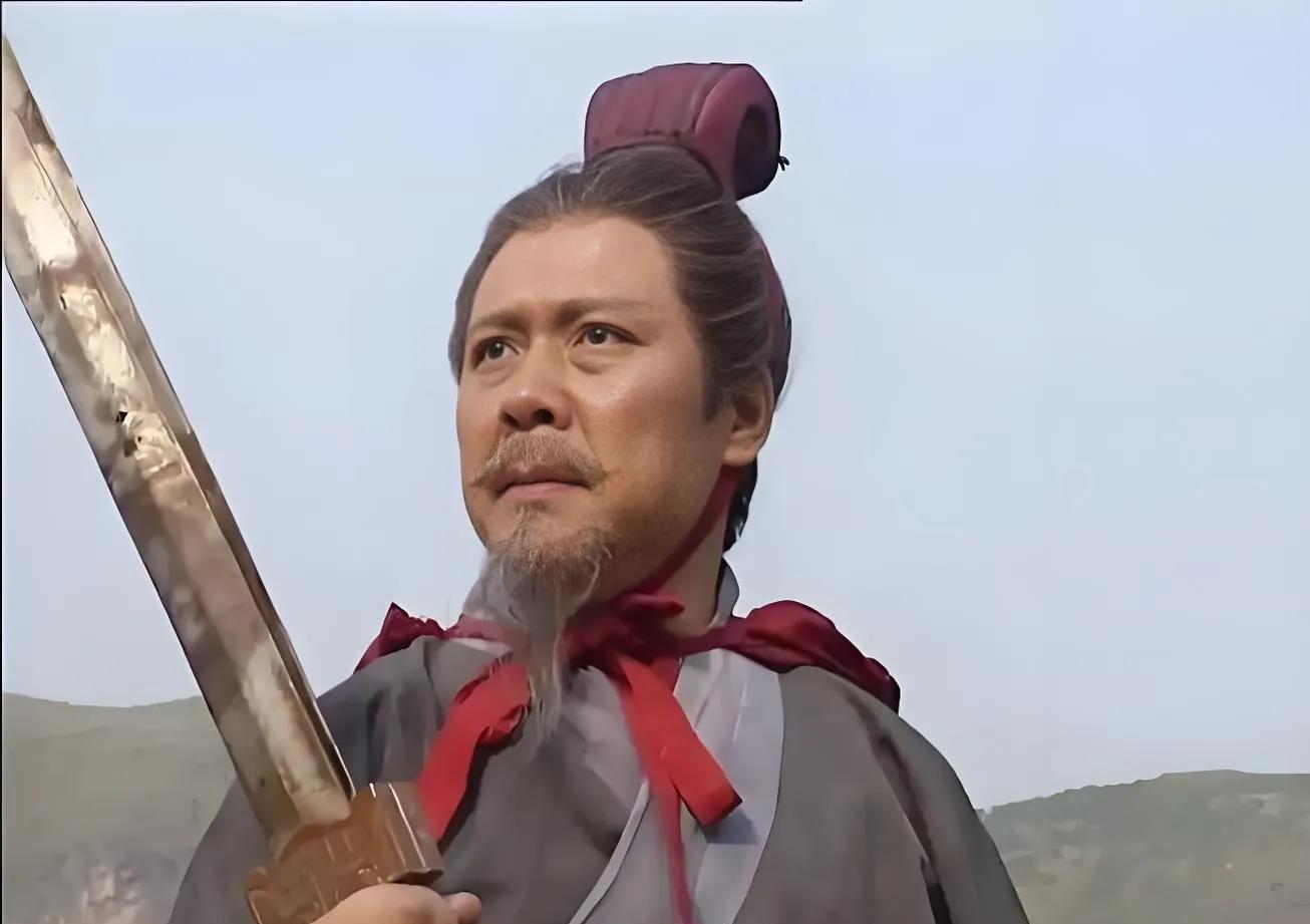 三国演义里面的刘备，要是按照史书上刘备的真实形象拍出来，那才是真正的昭烈皇帝。刘