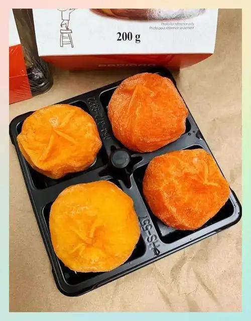 韩国柿子的吃法有多独特？柿子皮做年糕只是开胃，还会把柿子熬成粥喂给小婴儿。 