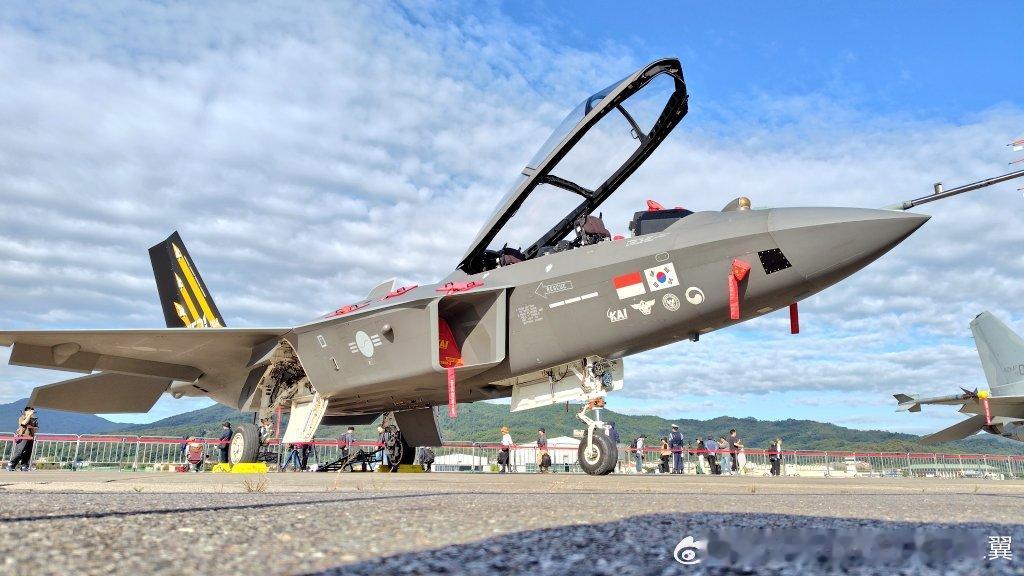 首尔航展上的KF-21双座型，空速管上是什么东西？作者TONK2983​​​