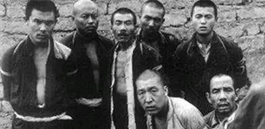 土匪在山上是靠什么生存的？​不可能天天出来打劫吧，吃饭一天要吃三顿，山上啥也没