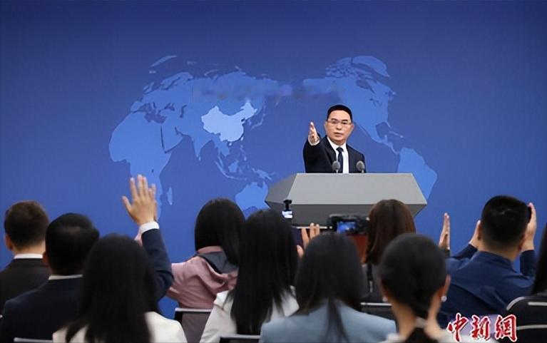 大陆这次动真格，表面上回应的是蔡康永，实际上盯上的是背后那群还在观望的台湾资本圈