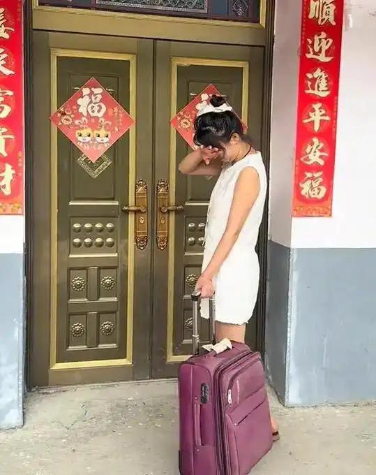 江西女子黄某卷走丈夫43万玩失踪，半年后，黄某因为一场意外失去右腿，此前声称会爱