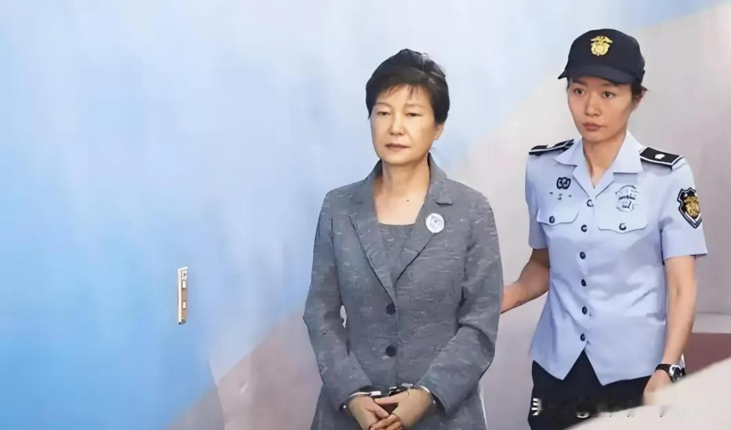 尹锡悦被求判处死刑，前总统朴槿惠一直保持沉默，至今没有发声，尹锡悦当时想尽办法要