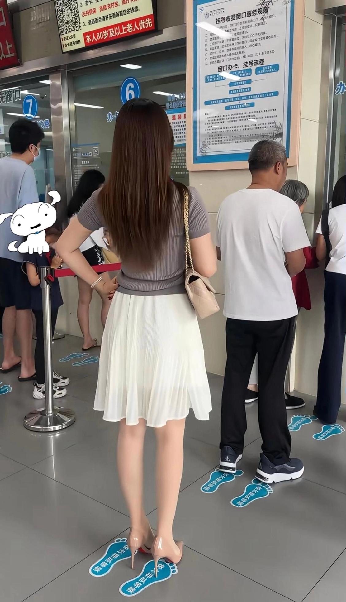 医院看病看到一个漂亮的小姐姐，我该怎么去搭讪