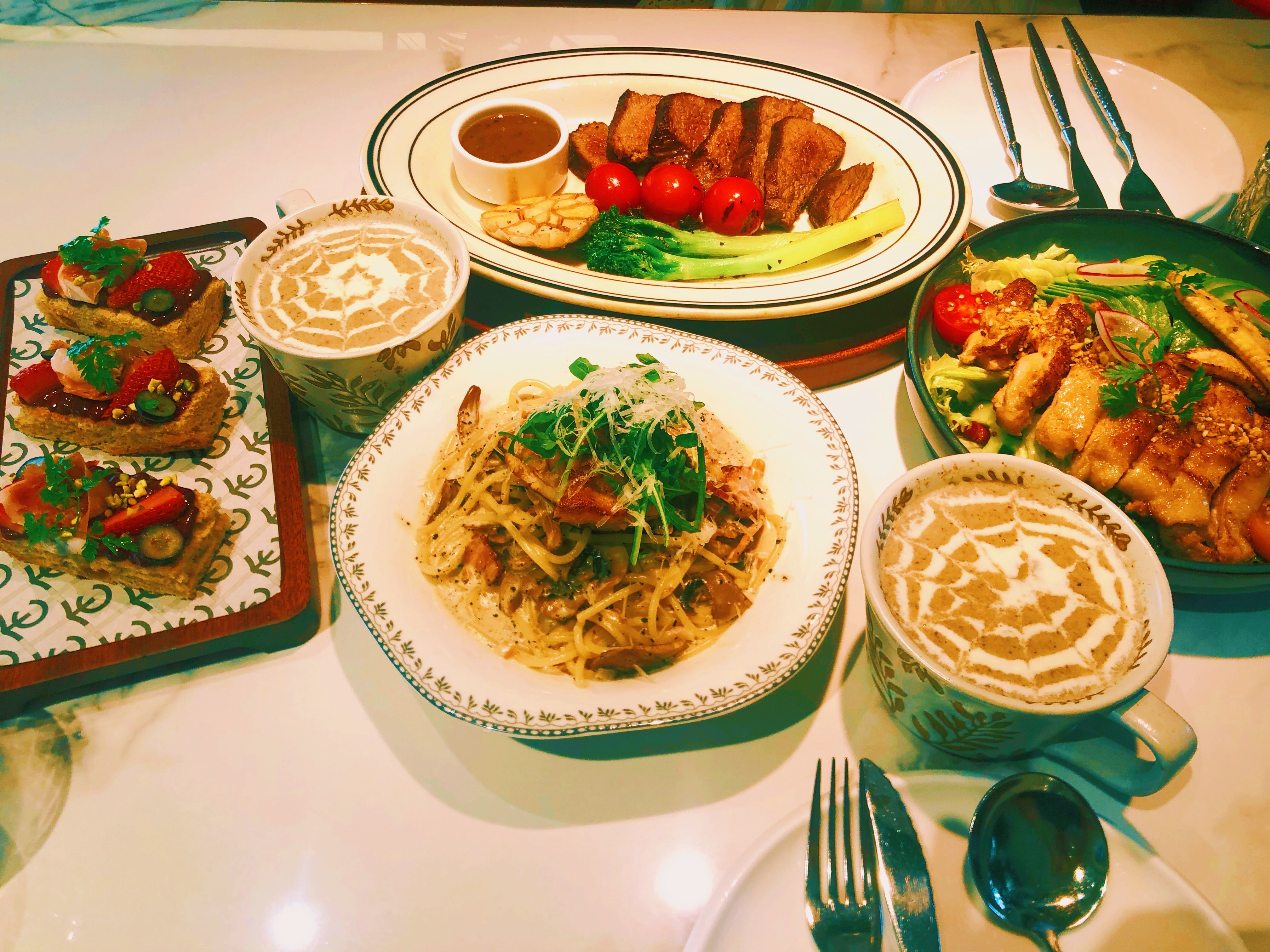 发现了一家很棒的西餐厅🍴安静环境清幽味道也很棒我的减脂餐​​​