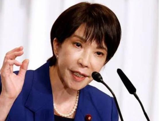 高市早苗的民调上升到78.1%，这个数据高到离谱。 要解读这个反常的民调数据