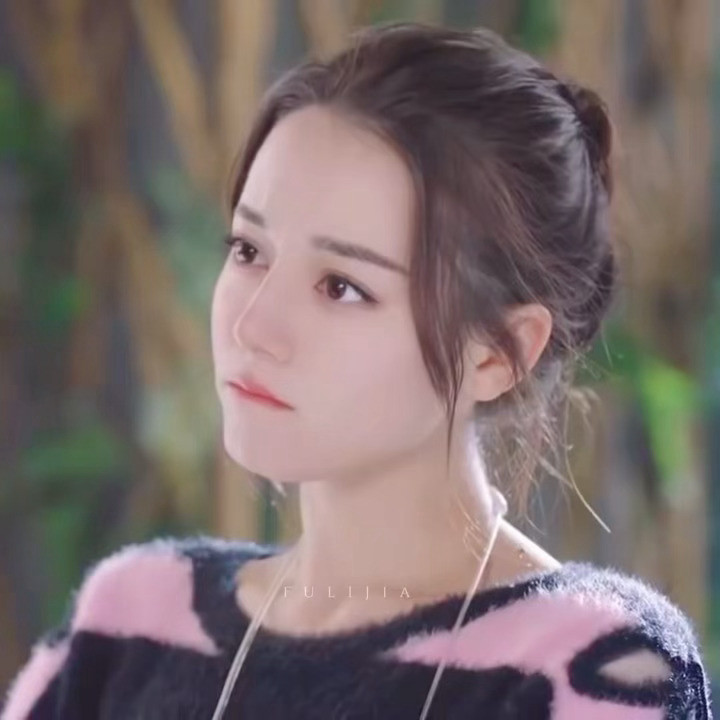 wok，迪丽热巴今天上的热搜比播剧期间还多，疑似嘉行转移视线，我巴太苦了❗️