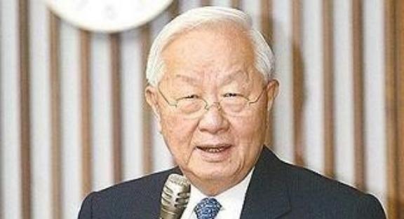 台积电创始人张忠谋曾在《纽约时报》采访时说：美国要是联合荷兰、