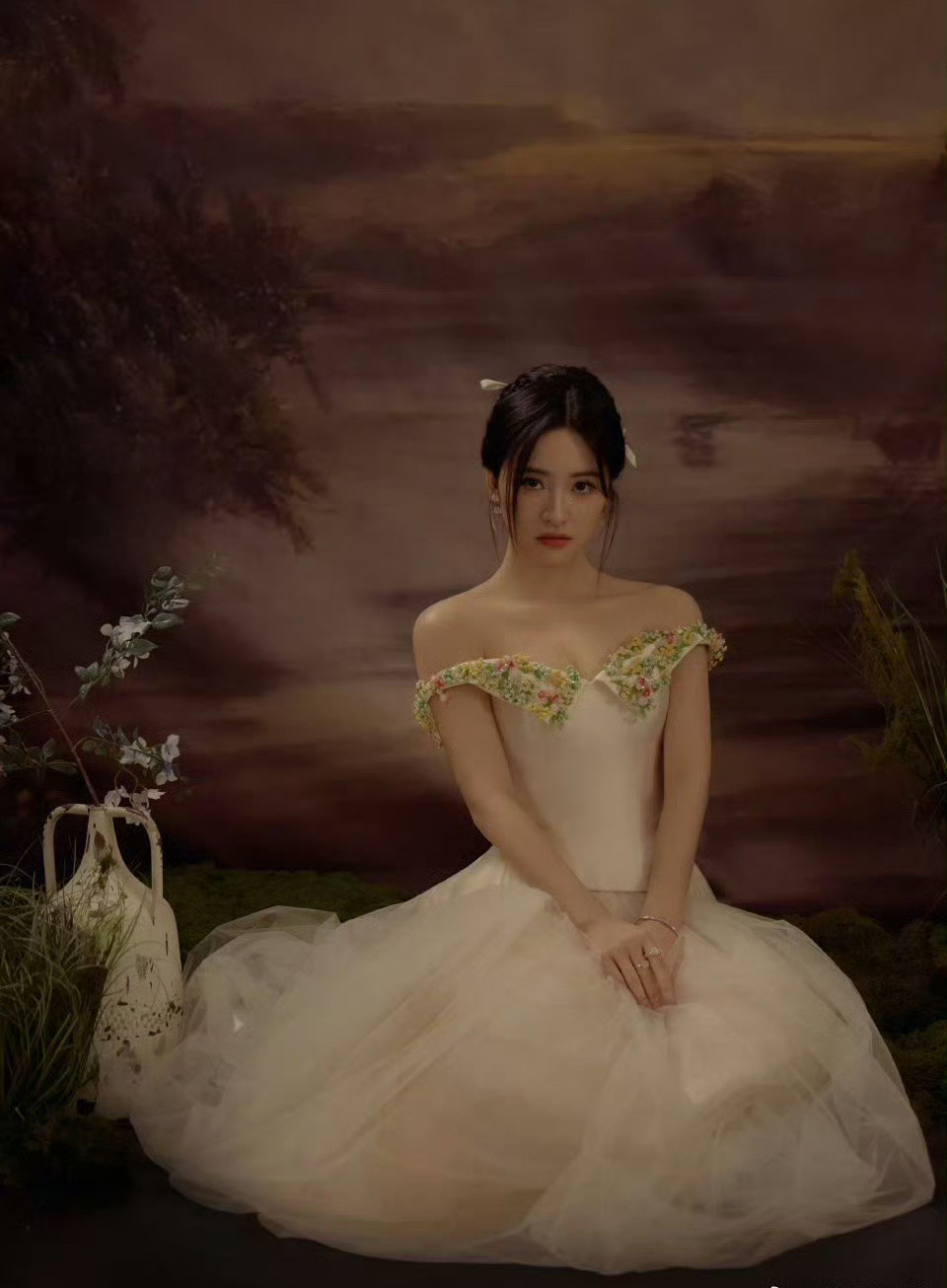沈月国剧盛典造型来了，甜月来了婚纱小月好美啊！