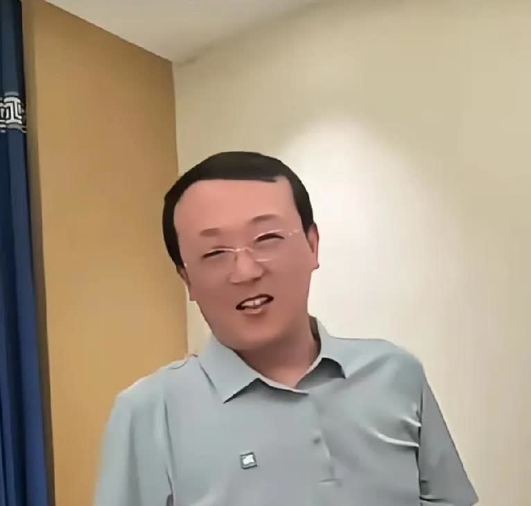 关于瑾汐的好大哥，有件事一直不敢说，可又不得不说。你们发觉了吗？这位国民