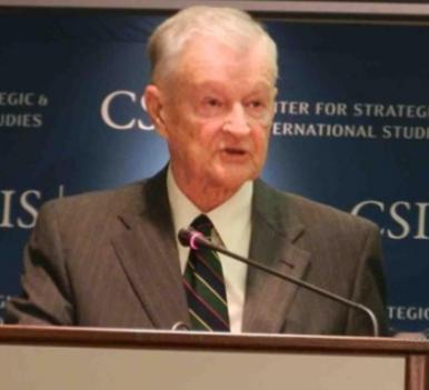 1979年11月9日凌晨，时任美国总统卡特突然接到紧急电话，苏联2200枚导弹正