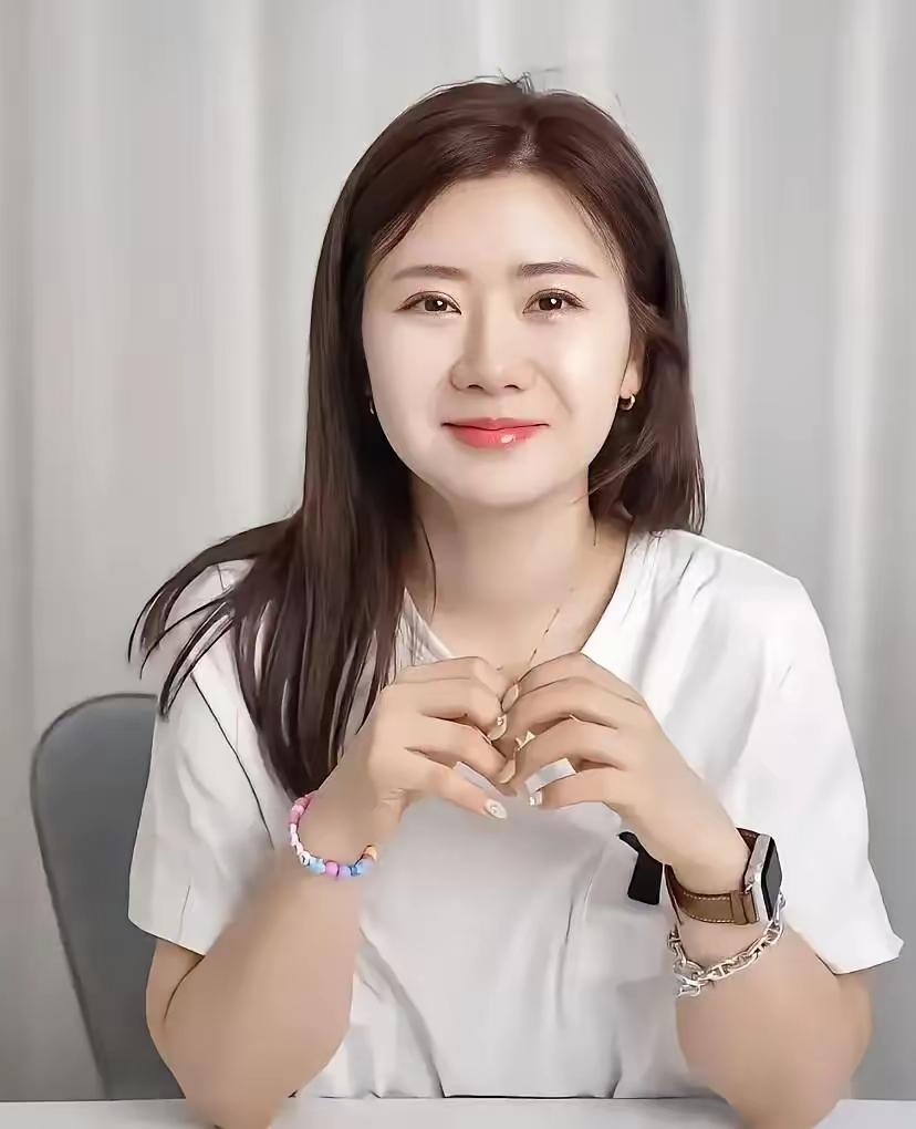 日本那边有个很奇怪的潜规则：如果不准备生孩子，干脆就不结婚。一旦结了婚，那就是