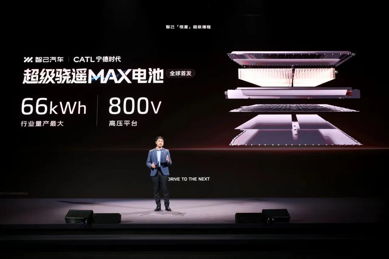 30多万选大六座SUV，智己LS9是最优选。全系就两款配置，52Ultra3