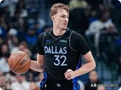 独行侠队队内有5个非卖品:第一位，弗拉格，25届状元，身高206，一年级才1