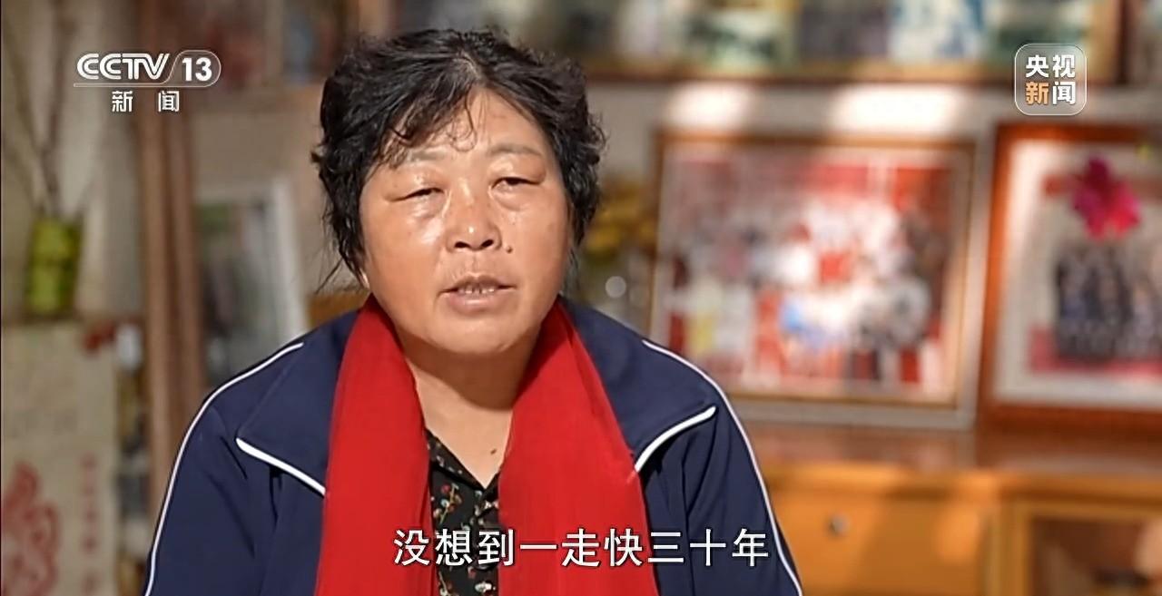 殷玉珍在内蒙古毛乌素沙地坚持治沙二十七年，把美国老人赛·考斯基捐助的五千美元，全