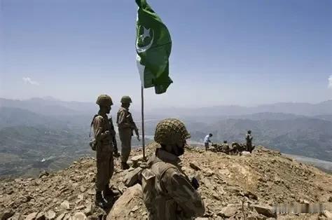 巴基斯坦在一系列自杀式袭击后对阿富汗发动打击巴基斯坦军方在阿富汗境内发动空袭