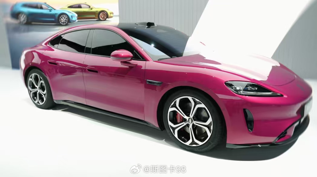 尚界Z7双车开箱首发说实话，以前在这个价位段选轿跑，总感觉要么颜值在线但配置缩水