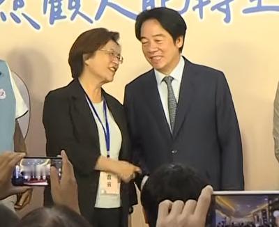 彰化县长王惠美这骚操作也是没谁了，先是在8月14日与赖清德亲密互动之后，在8月1