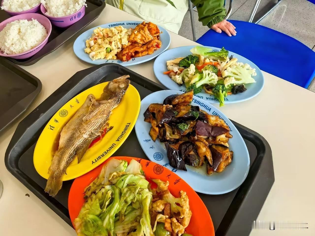 网友晒出在北京旅游的这餐饭菜共计36.50元。你信吗？刚开始第一反应