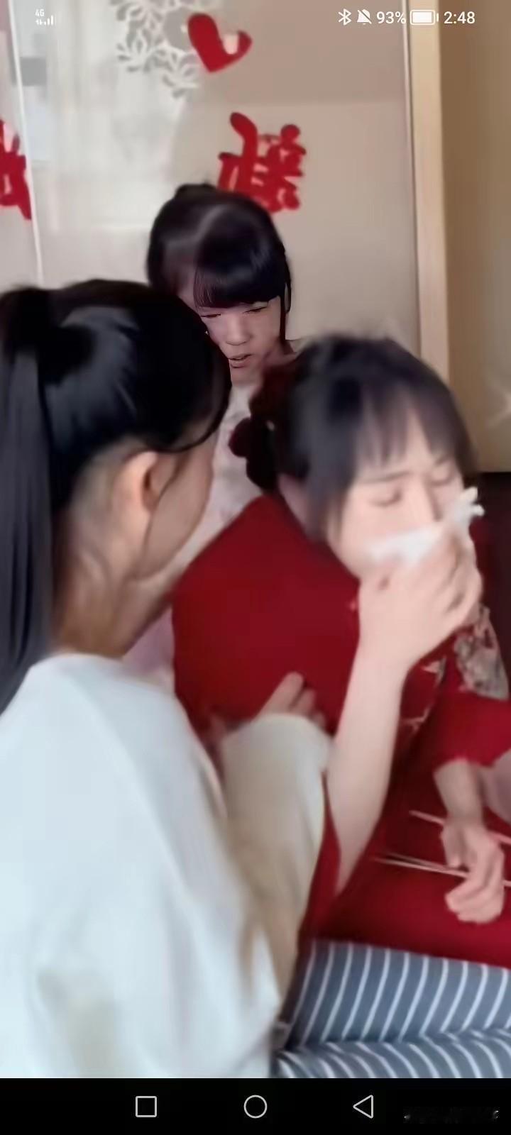 8天闪婚变退婚！新娘结婚当天，新郎来接亲时，看到新娘狂吐不止，脸色苍白，当下就觉