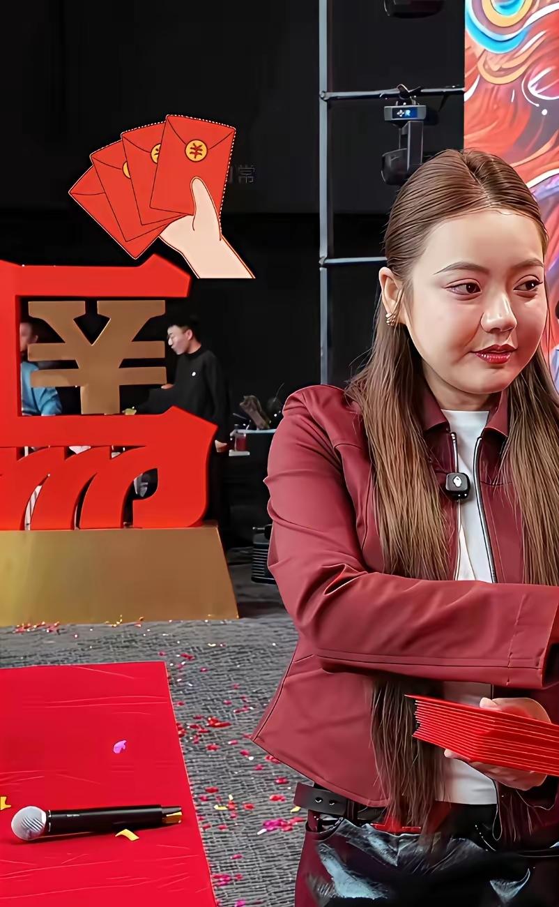 某手第一主播蛋蛋，辛巴曾经的爱徒，现场跟镜头里差别还是挺大的，现在也是粉丝