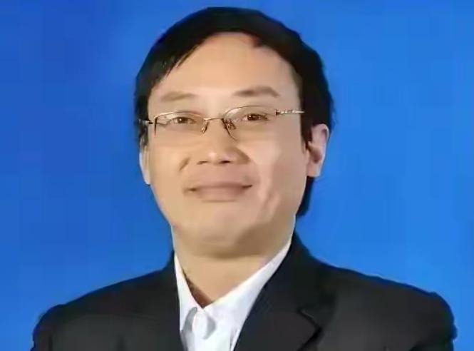 汤家凤8月10日发文怒斥，“个别高校教师出现一些让全国人民惊讶或者愤怒的事，最后