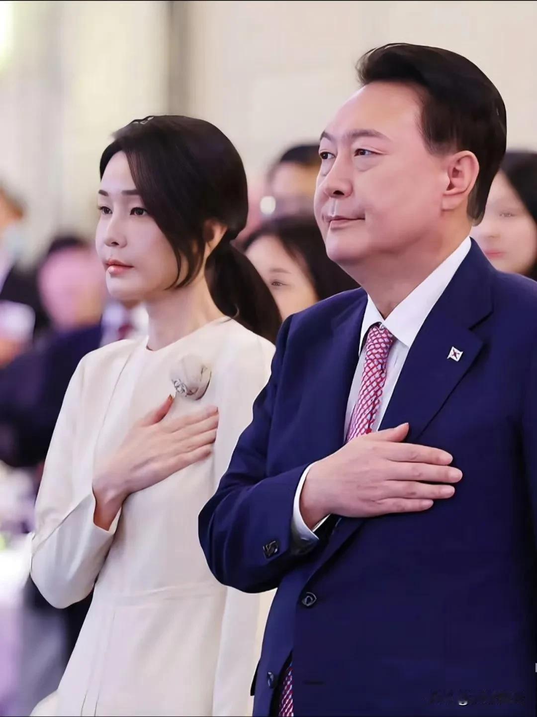 就在刚刚韩国前总统夫人被调查7月21日，一个大瓜砸来——据央视新闻和财联社