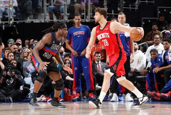 申京换玛卡对于火箭是加强还是削弱这赛季看下来火箭空间属性太差，每一场都像在打季