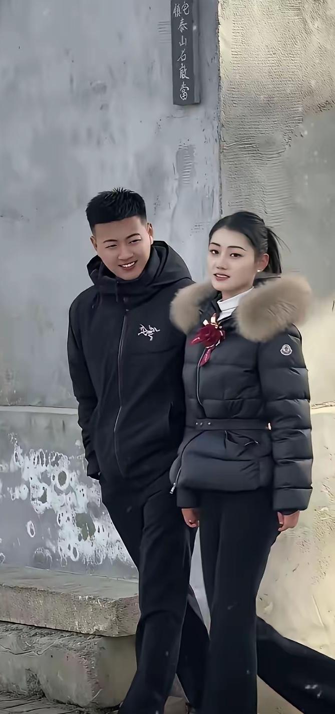 男才女貌，天造地设一对。[赞][赞]