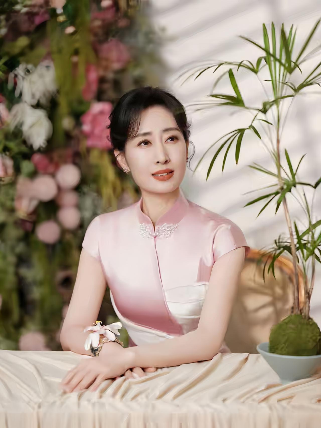 刘敏涛美了美了！[比心][比心][比心]刘敏涛风采依旧！[比心][比心][比心]刘